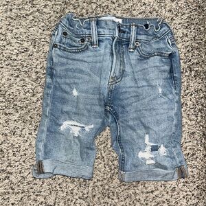 Abercrombie Kids Girls size 7/8 distressed denim capri short - adorable!